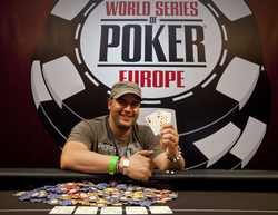 Michael Mizrachi celebrates second gold bracelet