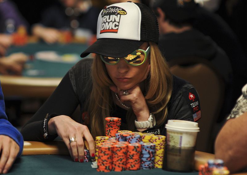 Vanessa rousso deals poker