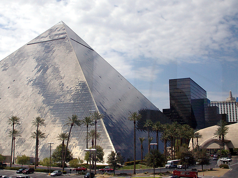 gold luxor casino las vegas