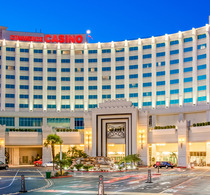 Thumbnail_commercefeat2017