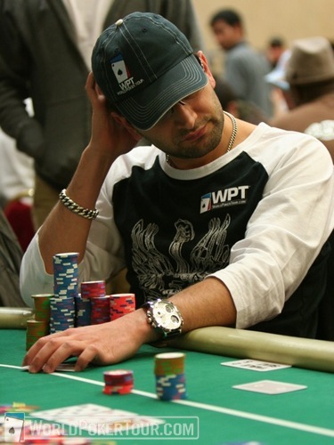 Antonio Esfandiari