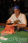 Robert Mizrachi after winning Event No. 50 at the 2007 World Series of Poker