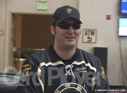 Phil Hellmuth talks about the differences between playing No-Limit Hold'em tournaments and cash games.