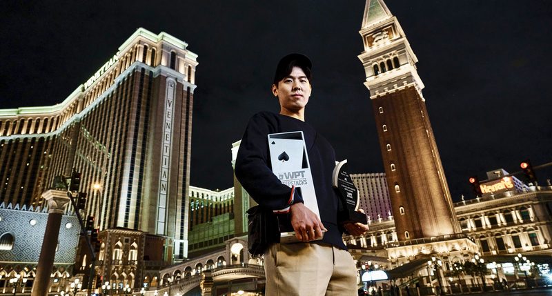 Sung Joo Hyun setelah memenangkan acara utama WPTDeepStacks Venetian. Kredit: WPT / Joe Giron